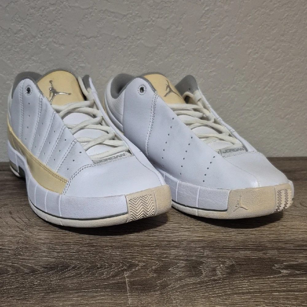 Jordan Men's TE²  Sneakers